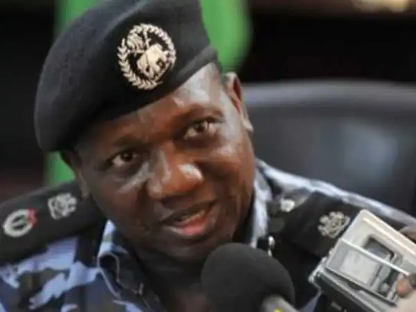 18 killed in early morning raids on farms